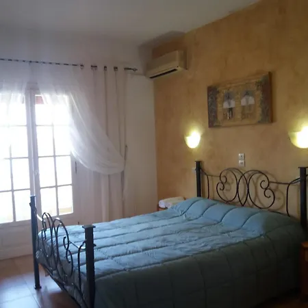 Athineos * Komméno