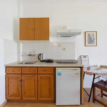 Athineos Apartmán *