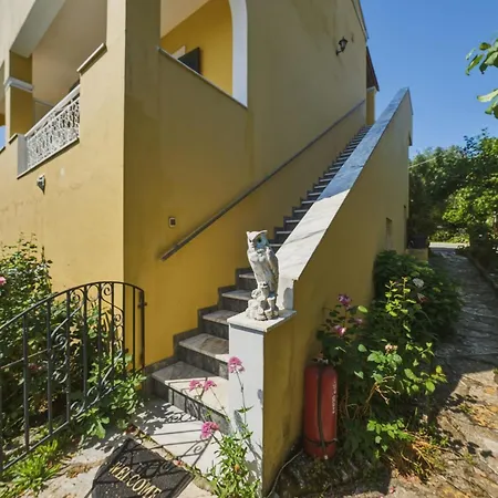 Athineos Kommeno (Corfu)